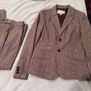 Womens Wool Tweed Banana Republic lined suit. pants (Sz 6) and blazer (Sz 8)